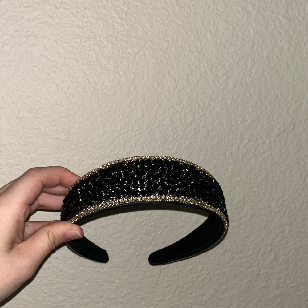 Elegant Black and Gold Headband
